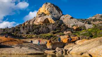 LachlanGardiner_WorldExpeditions_FlindersIsland_April2023_HIGHRES-P1249371,Lachlan Gardiner The Flinders Island coastline offers wonderful walking opportunities