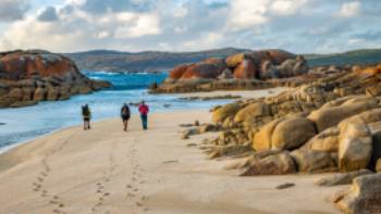 Hiking the stunning Flinders Island coastline