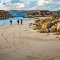 Hiking the stunning Flinders Island coastline | Lachlan Gardiner