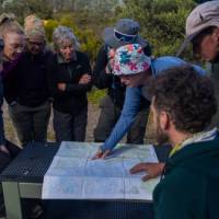 Guide brefing the group in the Walls of Jerusalem National Park | Benny Plunkett
